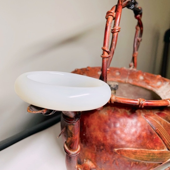 Jade Bracelet, white - Picture 2 of 5